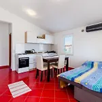 Apartman With Parking Space - 24173 Vir
