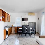 Apartman With Parking Space - 24173