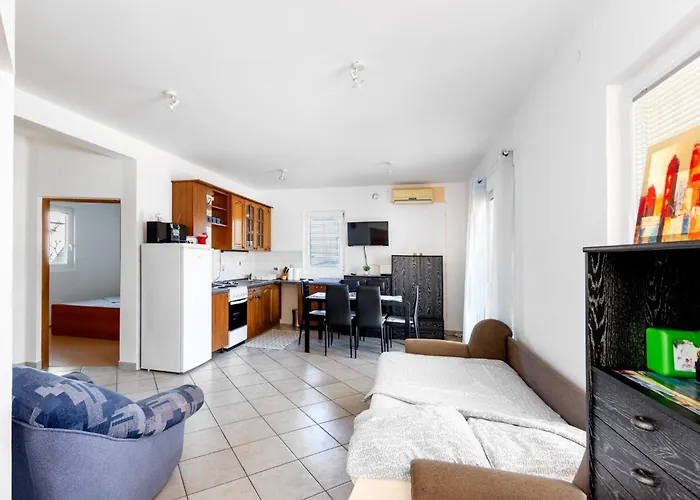 Apartmán With Parking Space - 24173 Vir