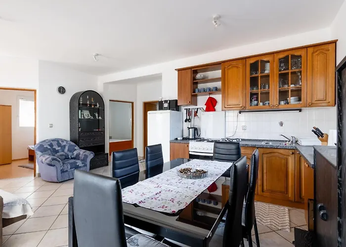 With Parking Space - 24173 Apartmán Vir