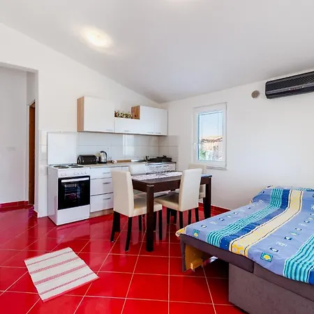 Apartment With Parking Space - 24173 Vir