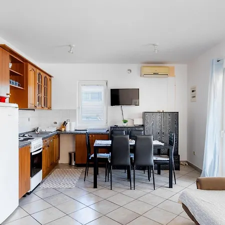 Apartment With Parking Space - 24173