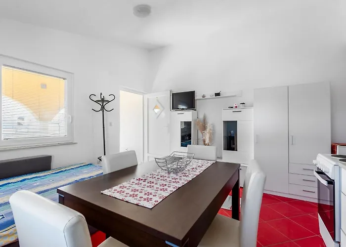 Apartman With Parking Space - 24173 *