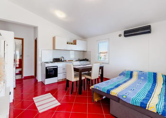 Apartman With Parking Space - 24173 Vir